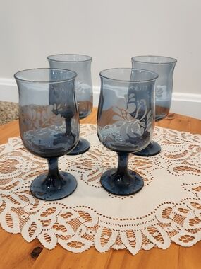 SET OF 4 Pfaltzgraff Yorktowne 8oz Smoky Blue Etched Goblets